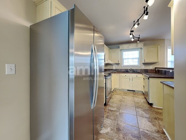 Foto del edificio - 6300 Willowdell Dr