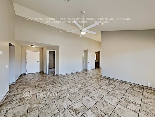 Building Photo - 7141 W Paradise Dr