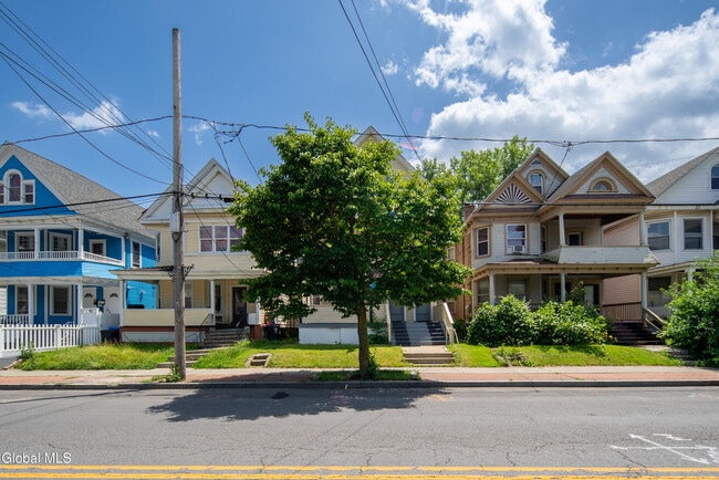 Building Photo - 216 Delaware Ave