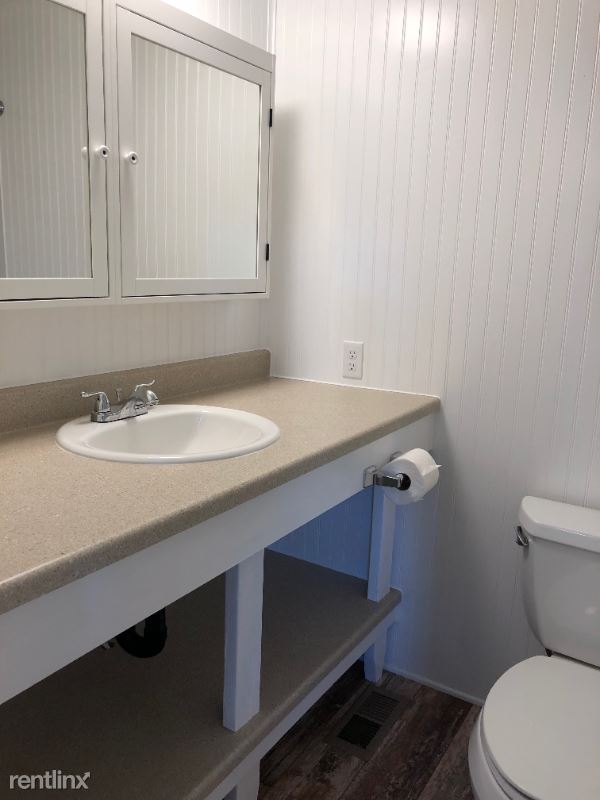 Building Photo - 16210 Royal Ln