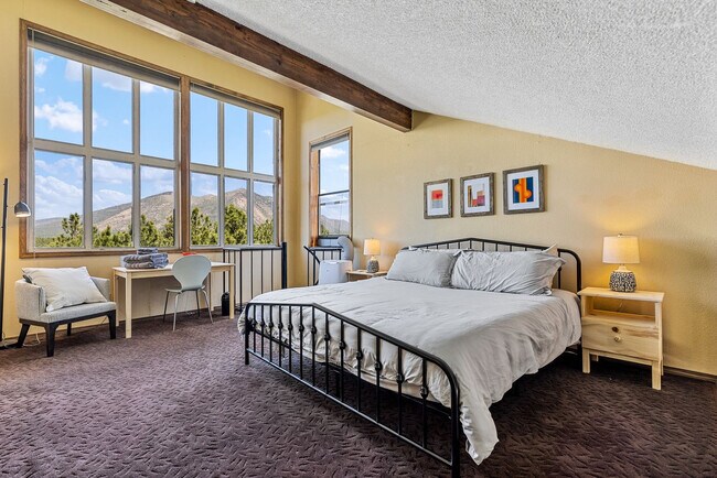 Foto del edificio - 2650 Valley View Dr