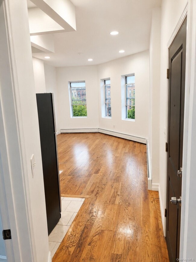 Building Photo - 1351 Putnam Ave