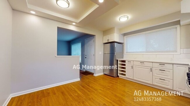 Foto del edificio - 4679 McKinley St - Beautifully Updated 3Be...