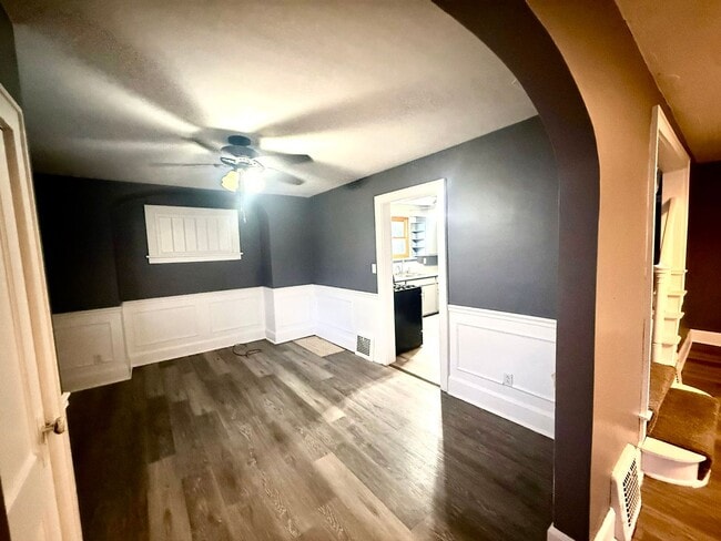 Building Photo - Three bedroom two bathroom home for rent