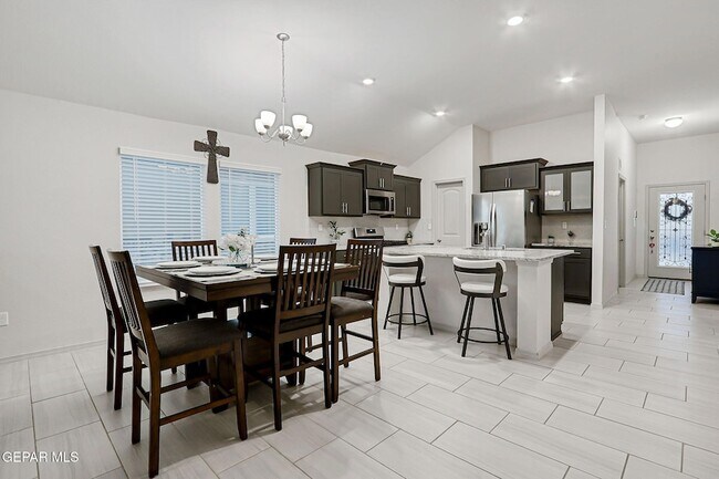 Foto del edificio - 7416 Tamarack Pl