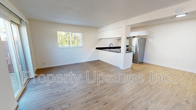 Building Photo - 2666 Alamo Dr
