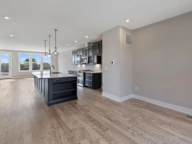 Foto del edificio - 7234 Otley Dr