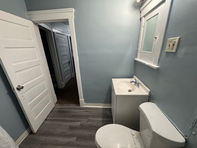 Building Photo - Charming 3-Bedroom Property in Prime Location