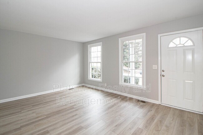 Foto del edificio - 302 Old Dunbar Cave Rd