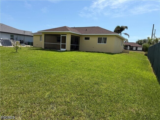 Foto del edificio - 305 NW 22nd Pl