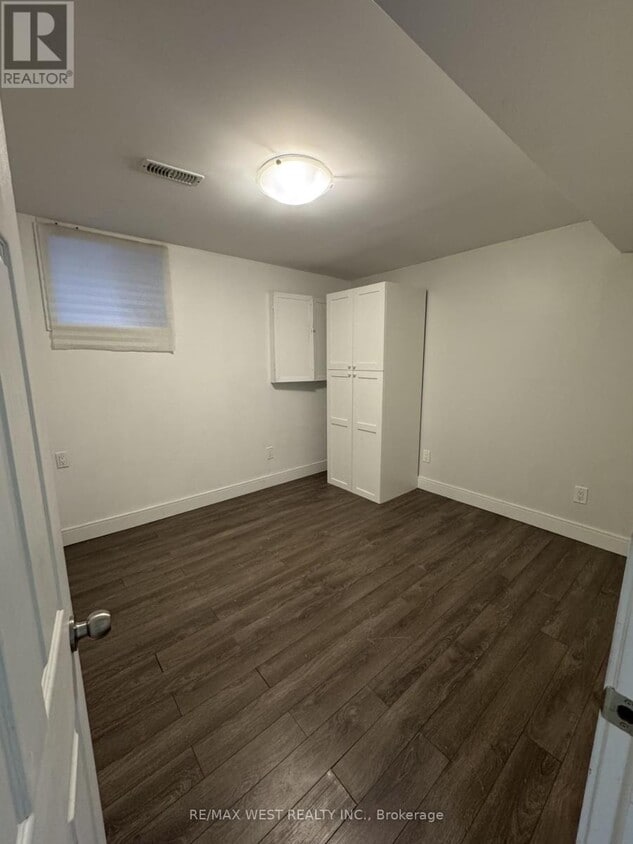 Primary Photo - 631 Ashprior Ave