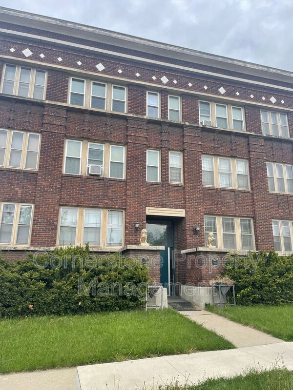 Primary Photo - 910 2nd Ave N