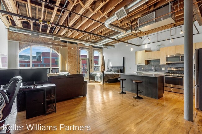 Building Photo - Studio, 1 bath House - 101 N Tejon St #415