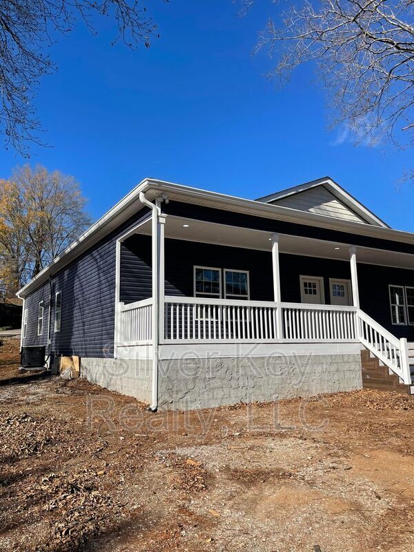Building Photo - 402 Ingleside Ave