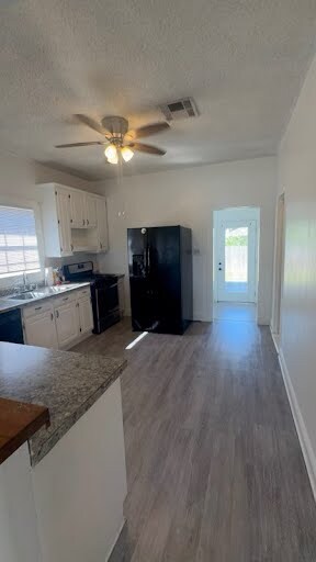 Foto del edificio - 121 W B St