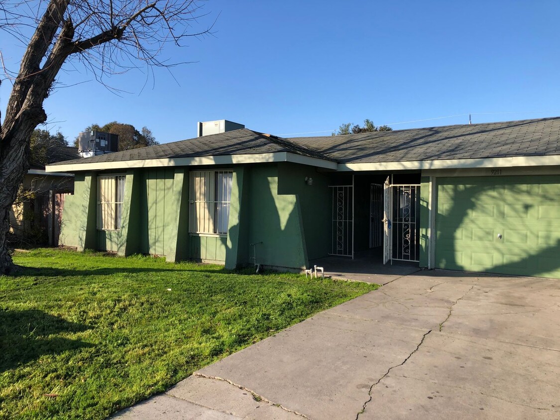 Primary Photo - Stockton 2 Bedroom 1 Bath Duplex