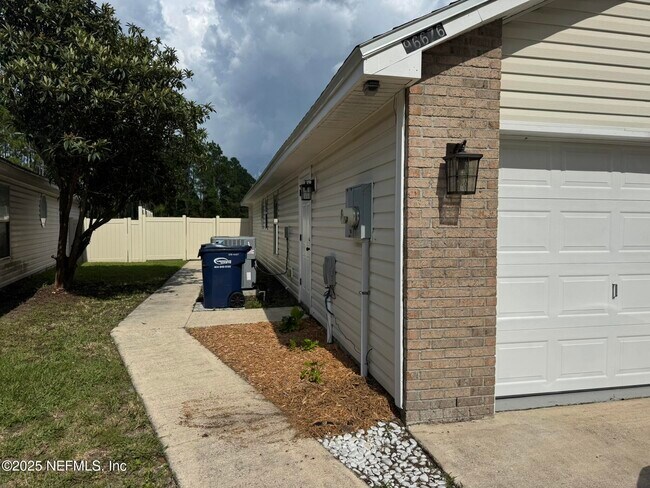 Foto del edificio - 96676 Commodore Point Dr