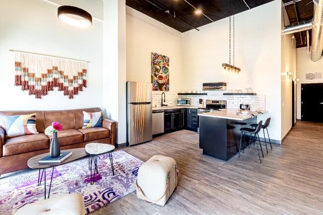Foto del edificio - 327 E Wilson St