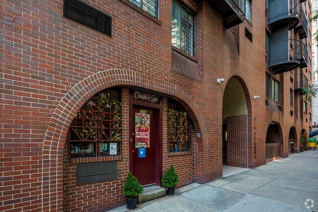 Building Photo - 316 E 65th St