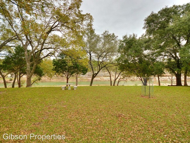 Building Photo - 204 Blanco Dr