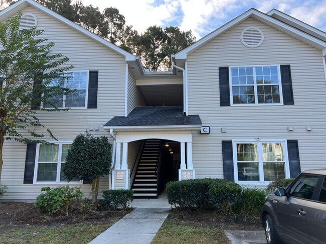 Building Photo - Two bedroom two bath second floor unit