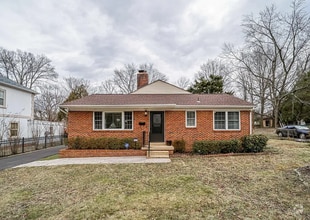 Building Photo - 8019 Martha Washington St