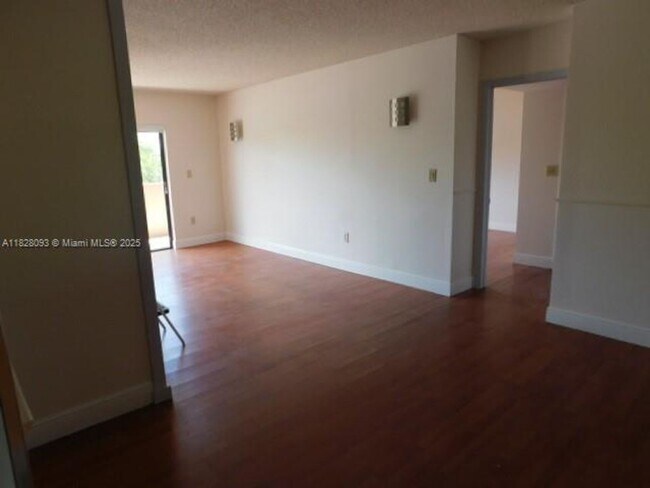 Foto del edificio - 5900 SW 127th Ave