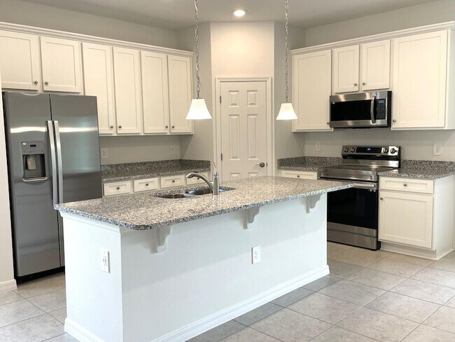 Foto del edificio - 4070 Heath Pl
