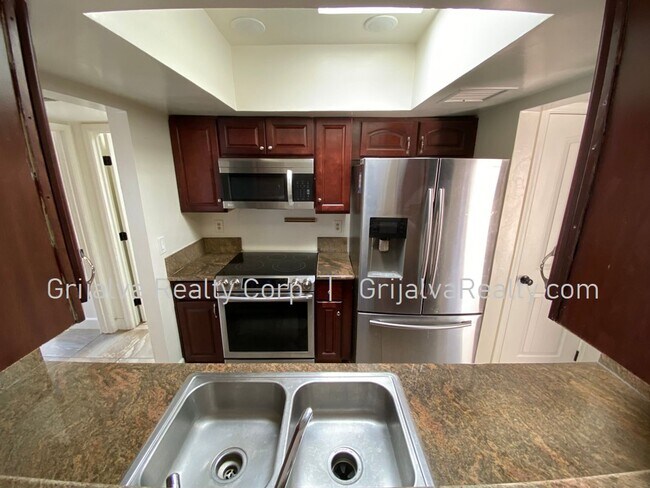 Foto del edificio - 3411 E Glenn St