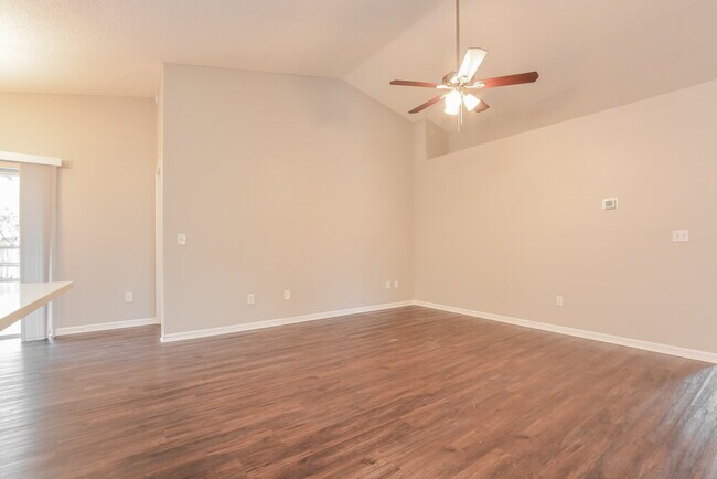Building Photo - 287 Brightview Dr