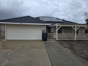 Building Photo - 3101 Westwood Dr