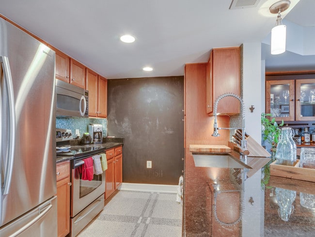 Kitchen - 11800 Sunset Hills Rd