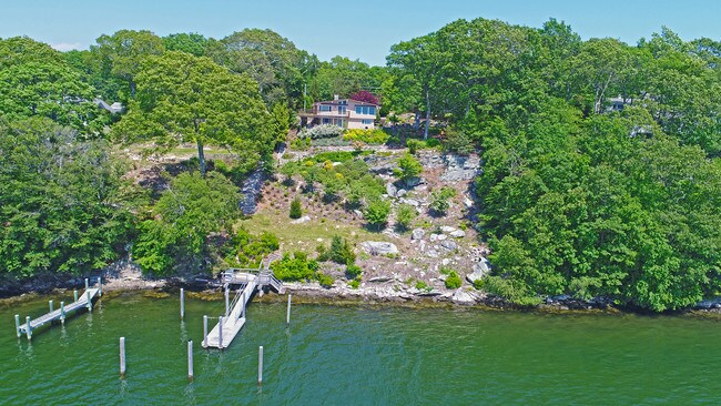 Building Photo - 194 Niantic River Rd