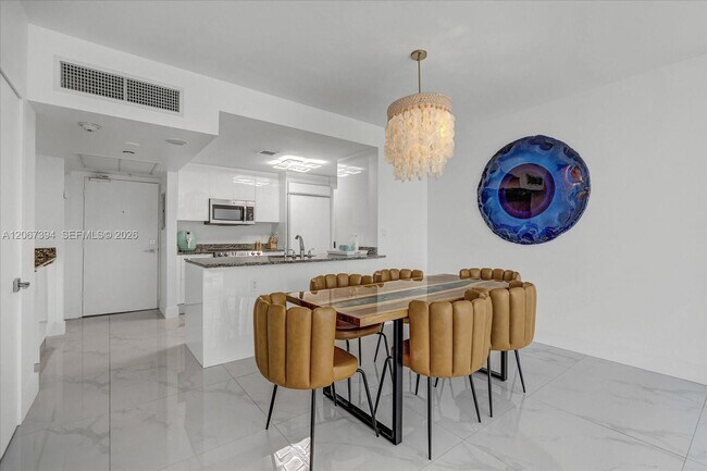 Foto del edificio - 10275 Collins Ave