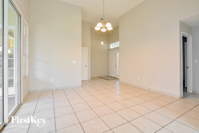 Foto del edificio - 13455 Lake Turnberry Cir