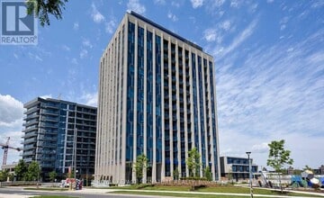 Building Photo - 75-1475 The Donway W