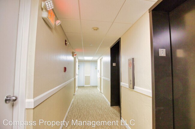 Building Photo - 2 br, 2 bath House - 627 Alhambra Road #701