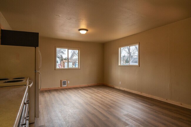 Foto del edificio - EN0064 James St Duplex- 2 Units