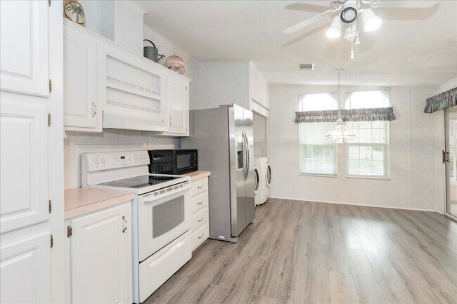 Foto del edificio - 2138 Cypress Cross Dr