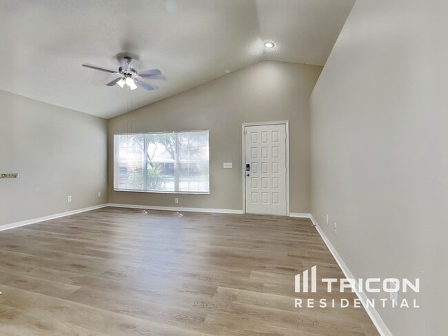 Foto del edificio - 828 Cape Cod Cir