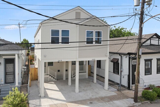 Foto del edificio - Newly Renovated 2BD/2.5BA with covered Driveway