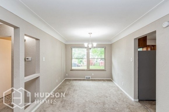Building Photo - AVAILABLE NOW! - 1009 Blue Ridge Drive, Be...