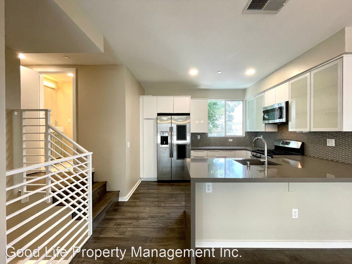 Foto principal - 3 br, 3.5 bath House - 2191 Catalina Blvd