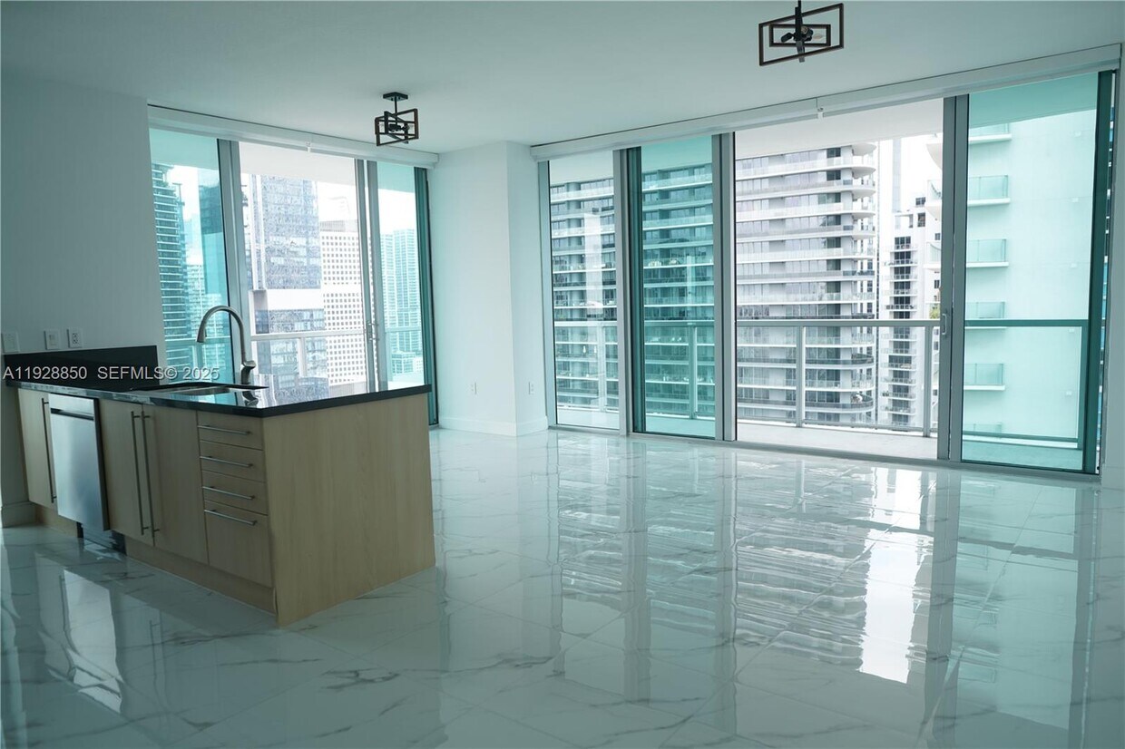 Foto principal - 1111 SW 1st Ave