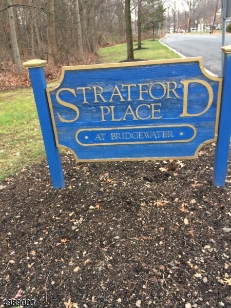 Foto del edificio - 524 Stratford Pl