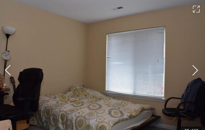 Example of a room - 1221 University Ct