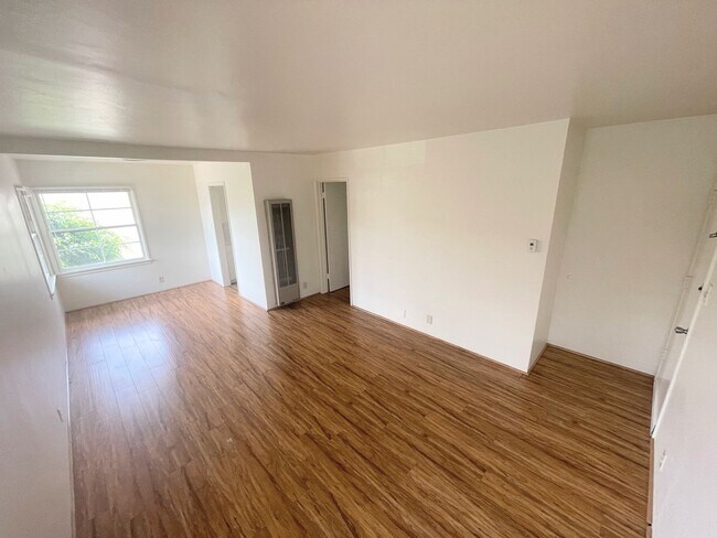 Foto del edificio - Simple, vintage, and beautiful! 1bd/1ba near Downtown NoHo and arts district