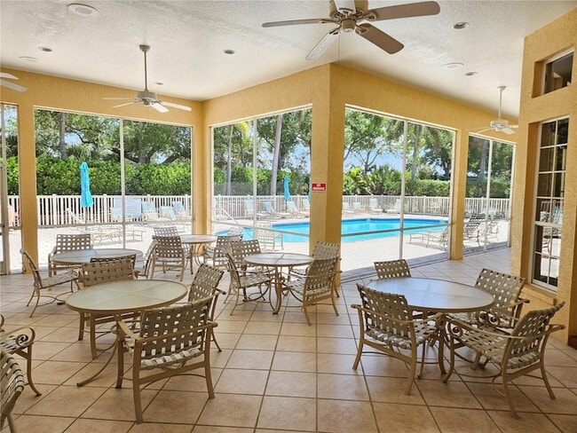 Building Photo - 330 Rio Terra