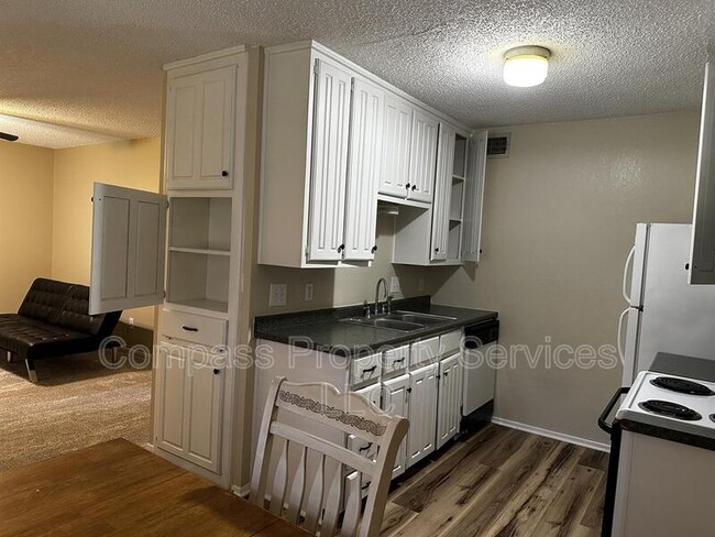 Foto del edificio - 1214 Baylor Ave