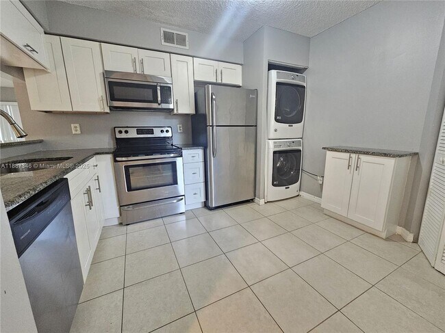 Foto del edificio - 2101 Glenmoor Dr